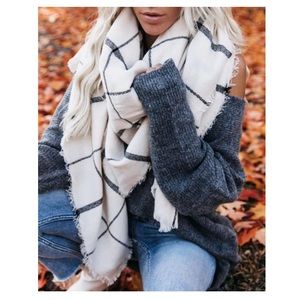 VICI Tunic Sweater & Scarf set